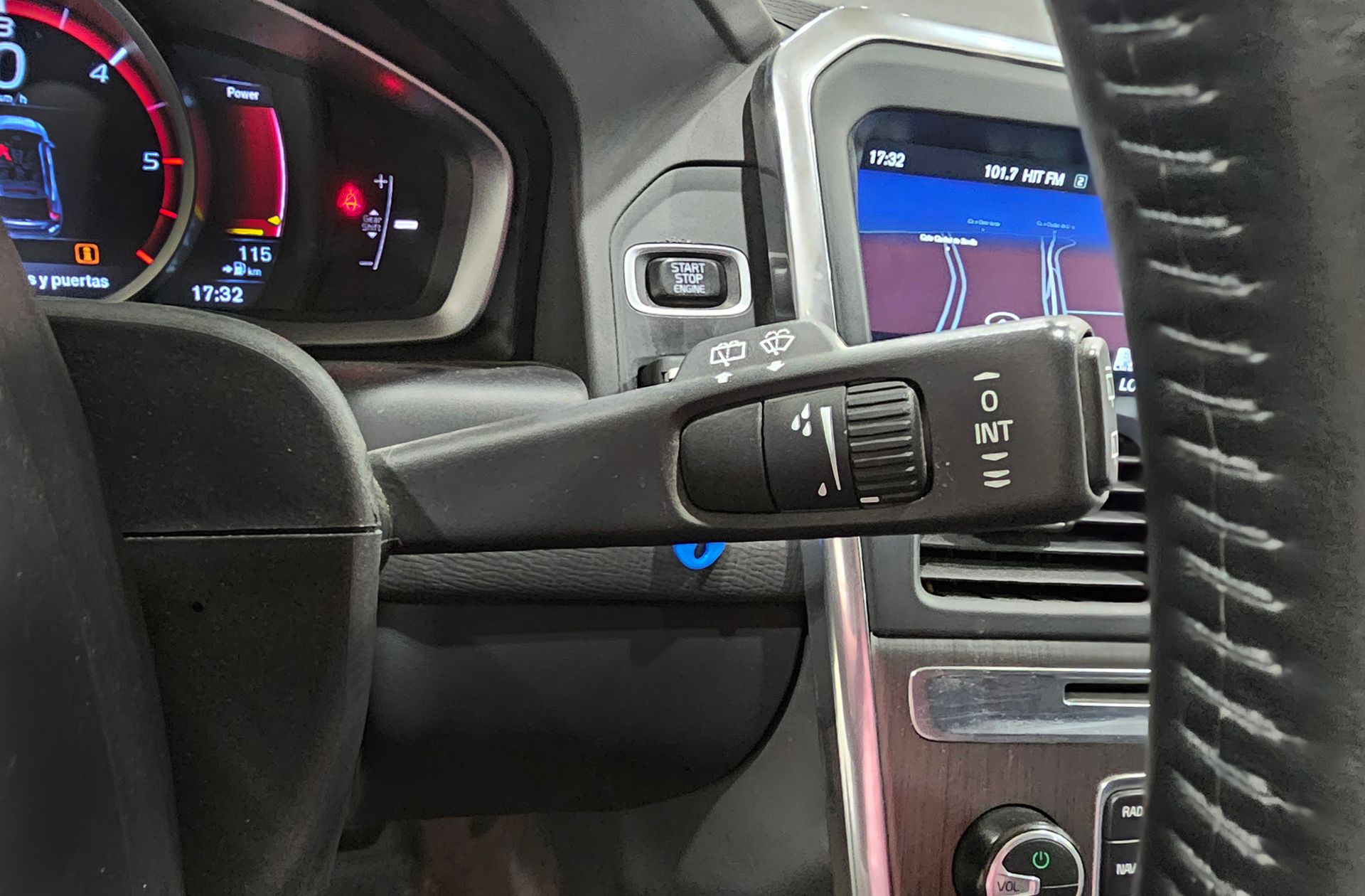 Volvo XC60 D3 Kinetic - foto 25
