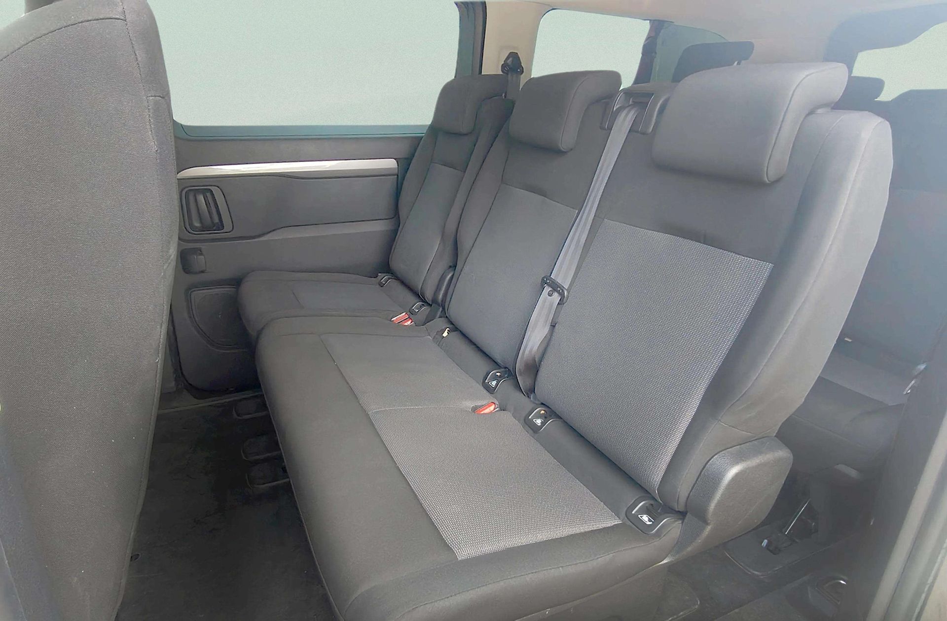 Peugeot Traveller BlueHDi Business Long EAT8 9 plazas - foto 11