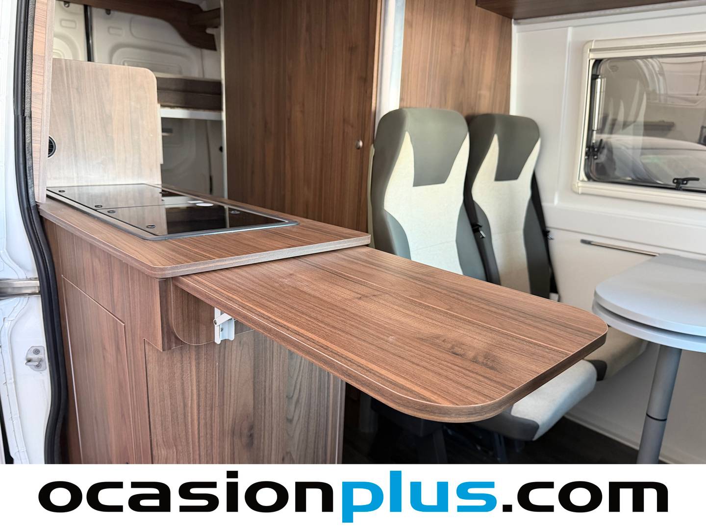 Foto asientos traseros Iveco Daily Iveco Daily 2.3 TD 35S 16S V 3520L/H2 Blue Power (156 CV) 4 Plazas Camperizada