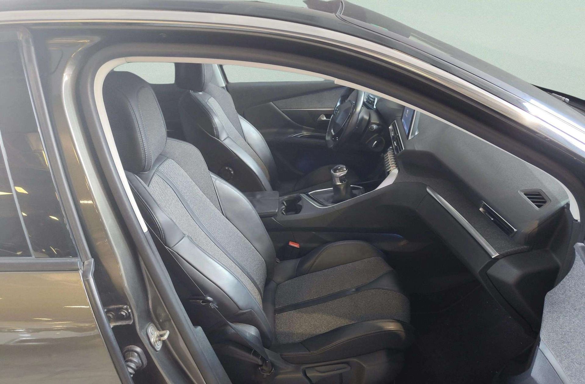 Peugeot 3008 PureTech 130 Allure - foto 18