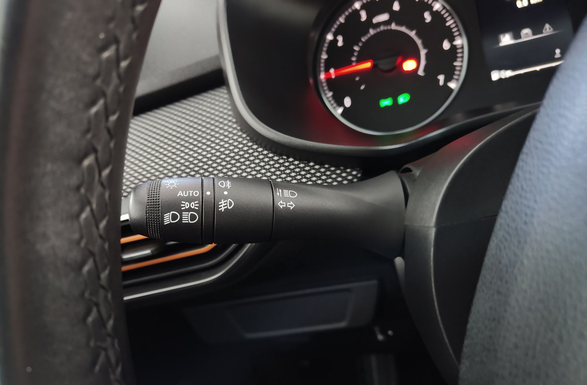 Dacia Sandero Stepway Comfort TCe - foto 23