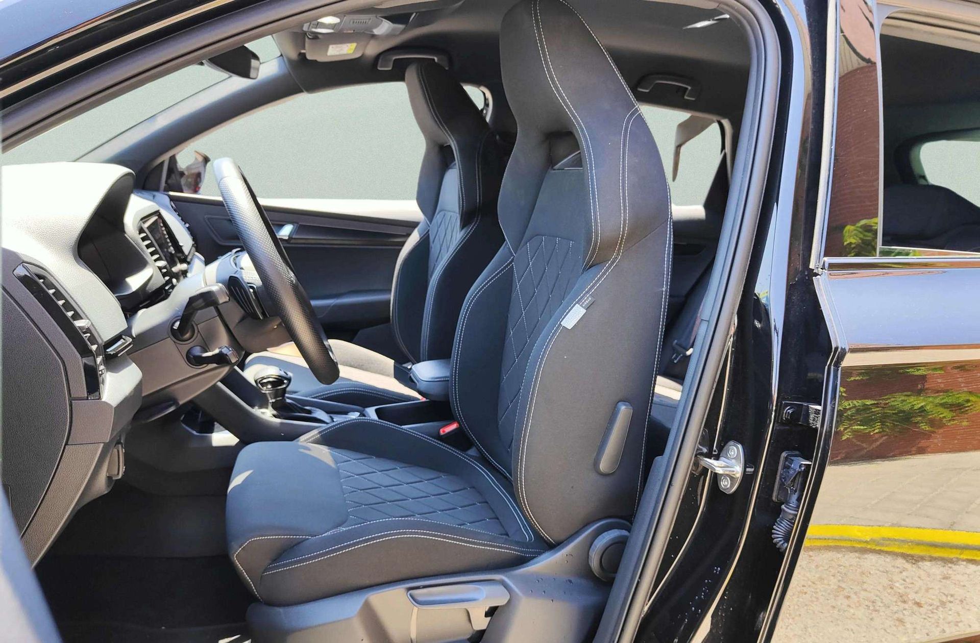 Škoda Karoq 1.5 TSI ACT Sportline DSG - foto 13