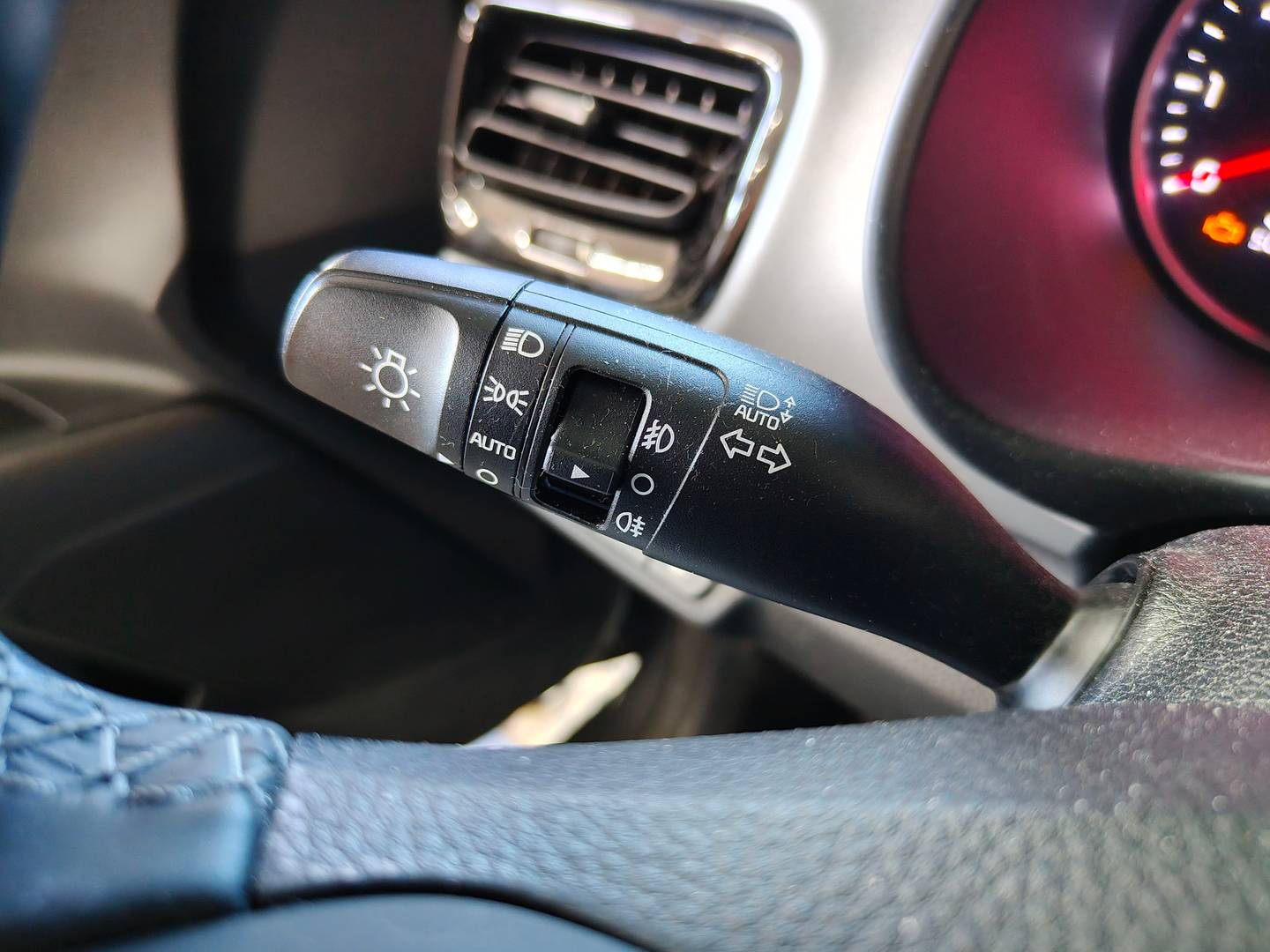 KIA Stonic KIA Stonic 1.0 T-GDi MHEV Drive DCT (120 CV) de segunda mano