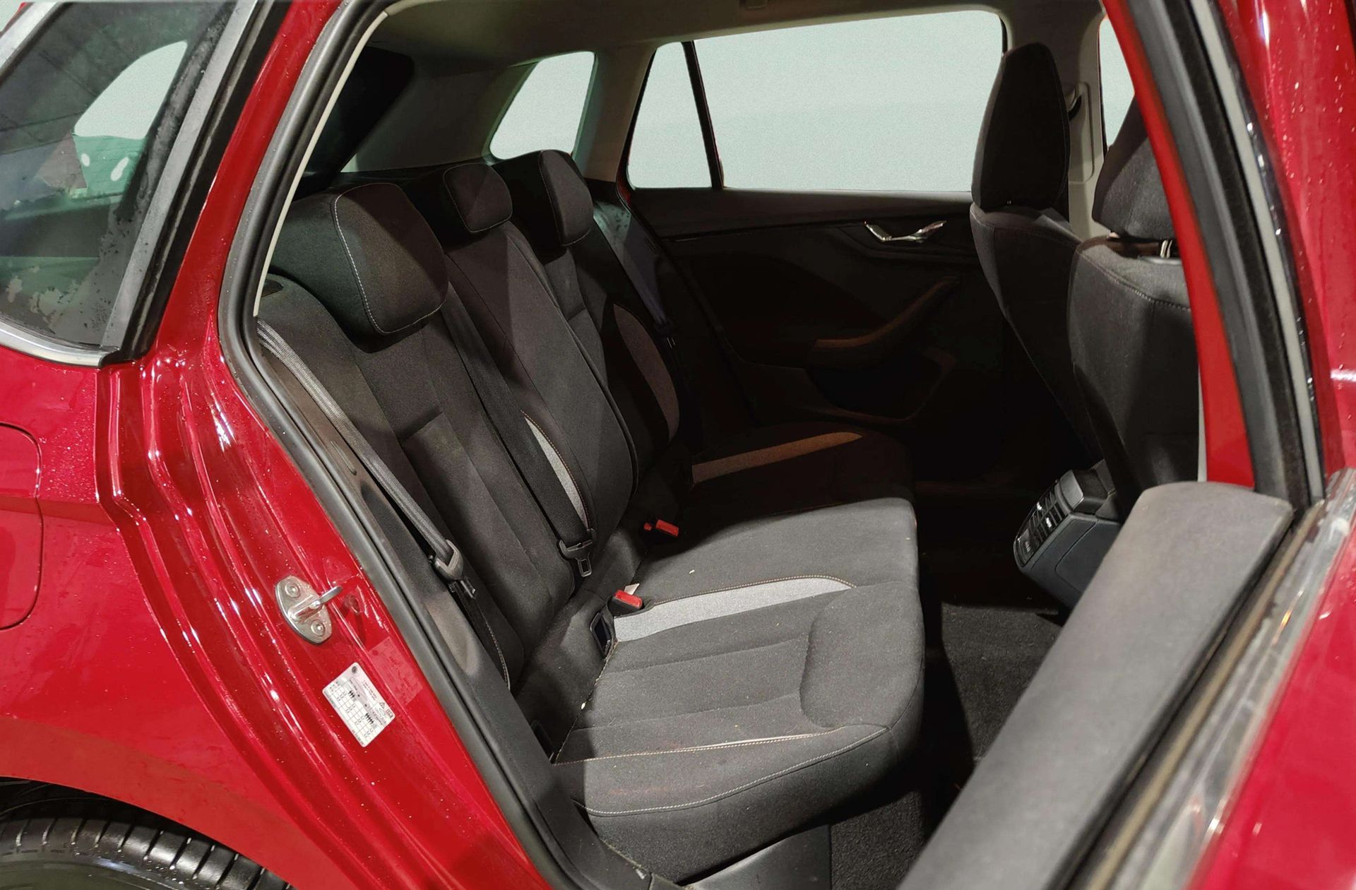Škoda Kamiq 1.0 TSI Selection - foto 17
