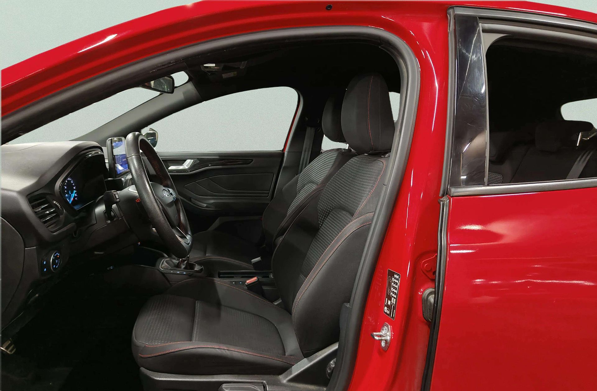 Ford Focus 1.0 EcoBoost ST-Line - foto 14