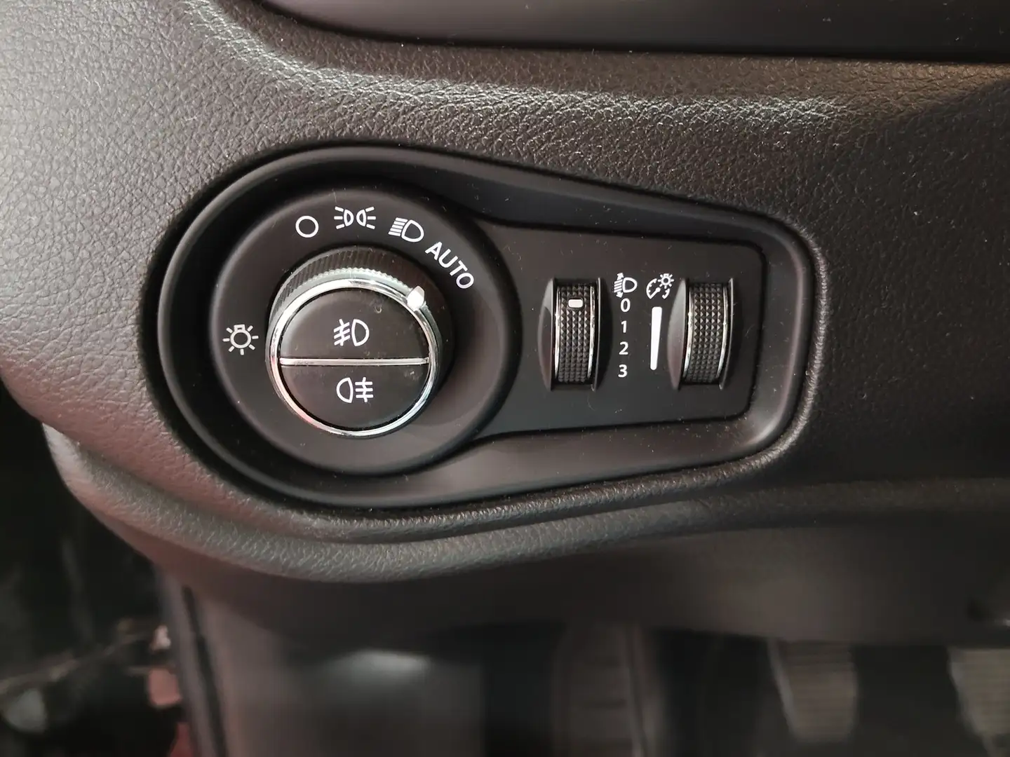 Foto Jeep Renegade Jeep Renegade 1.0G Limited 4x2 (120 CV)