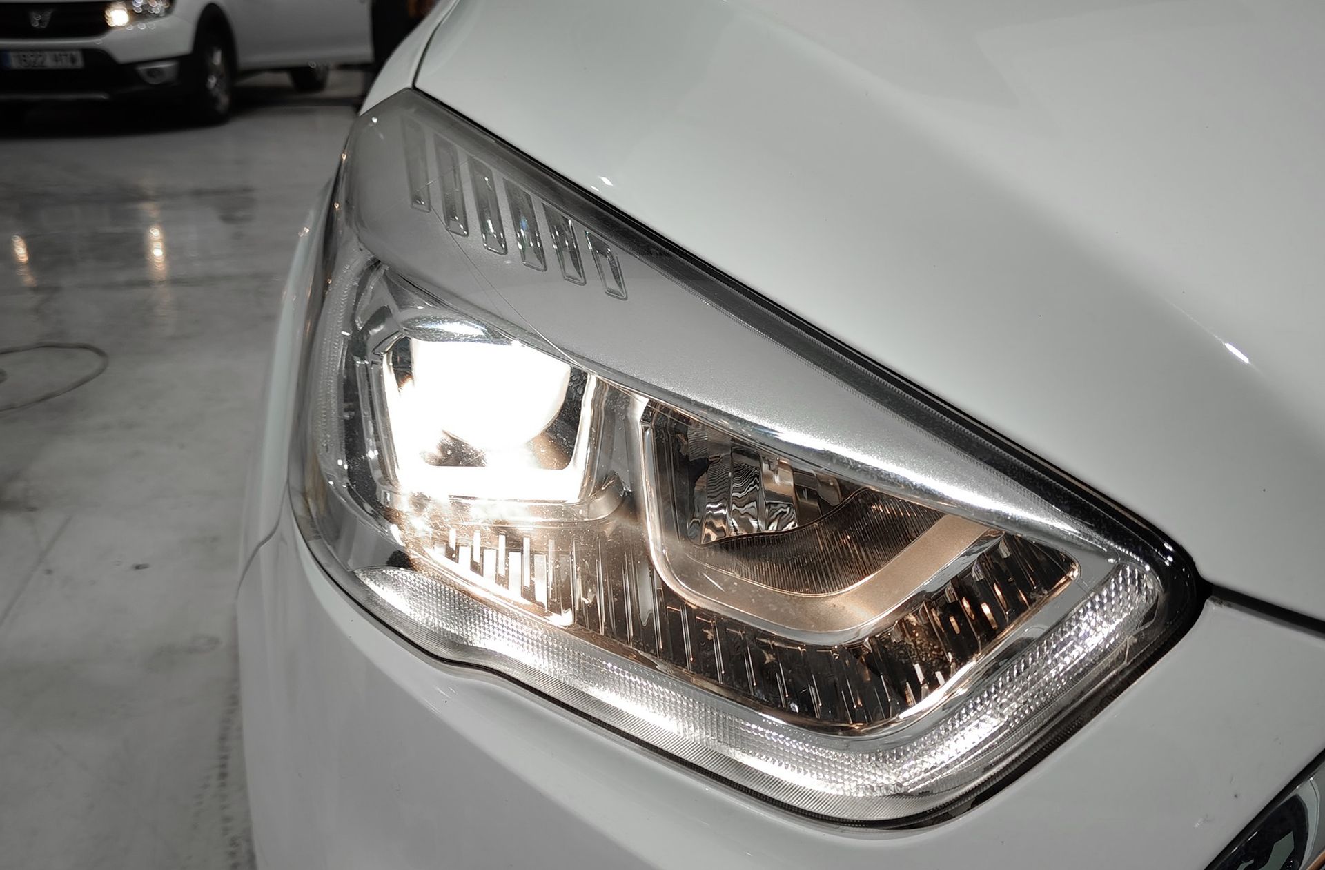 Ford Kuga 1.5 EcoBoost Trend+ 4x2 - foto 13