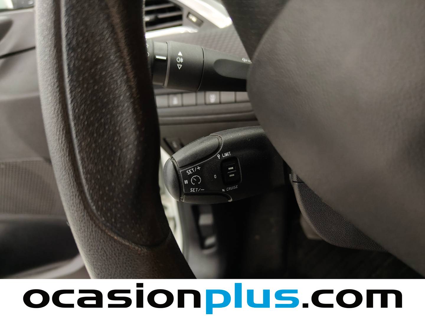 Extras y acabados del Peugeot 208 Peugeot 208 BlueHDi Access (75 CV)