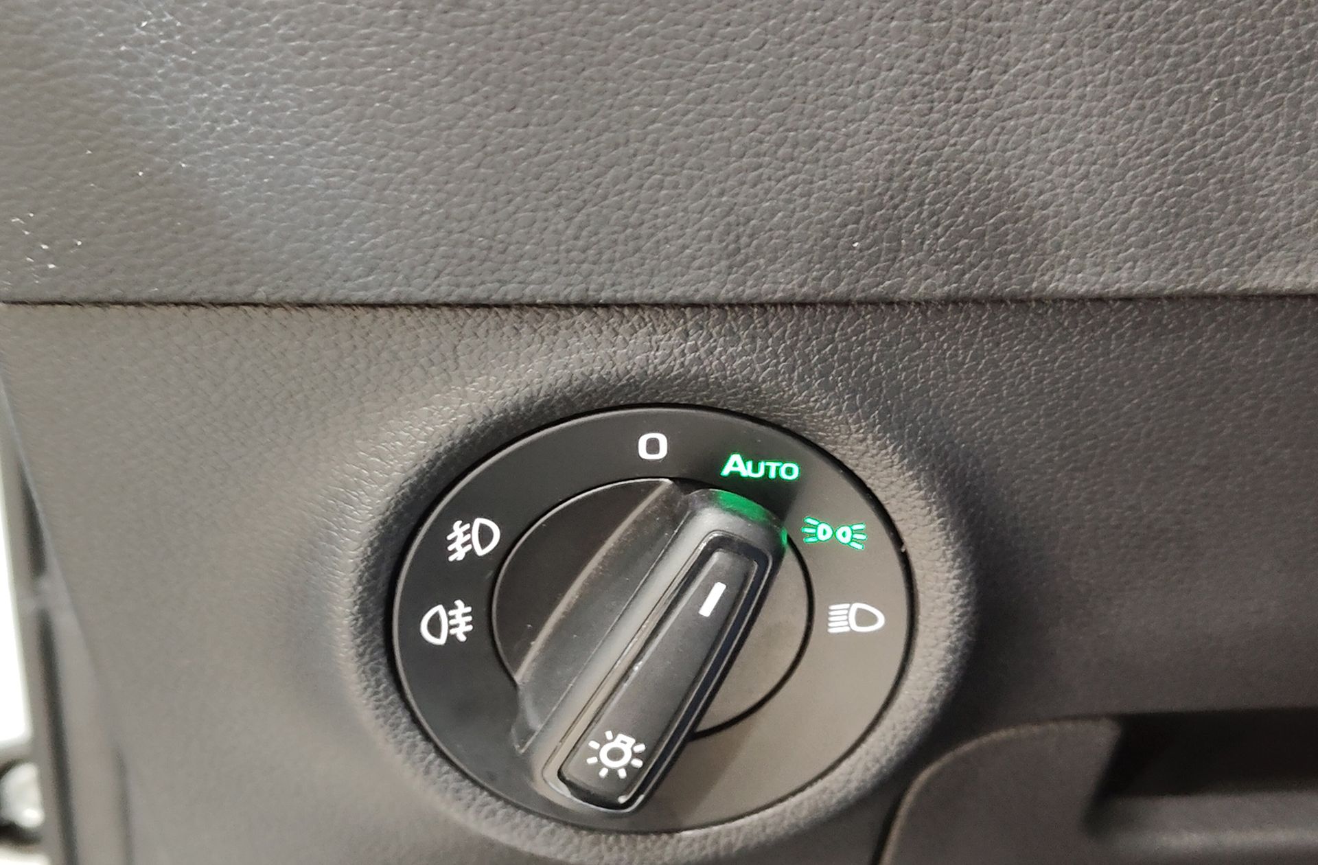 Škoda Karoq 2.0 TDI Selection - foto 25