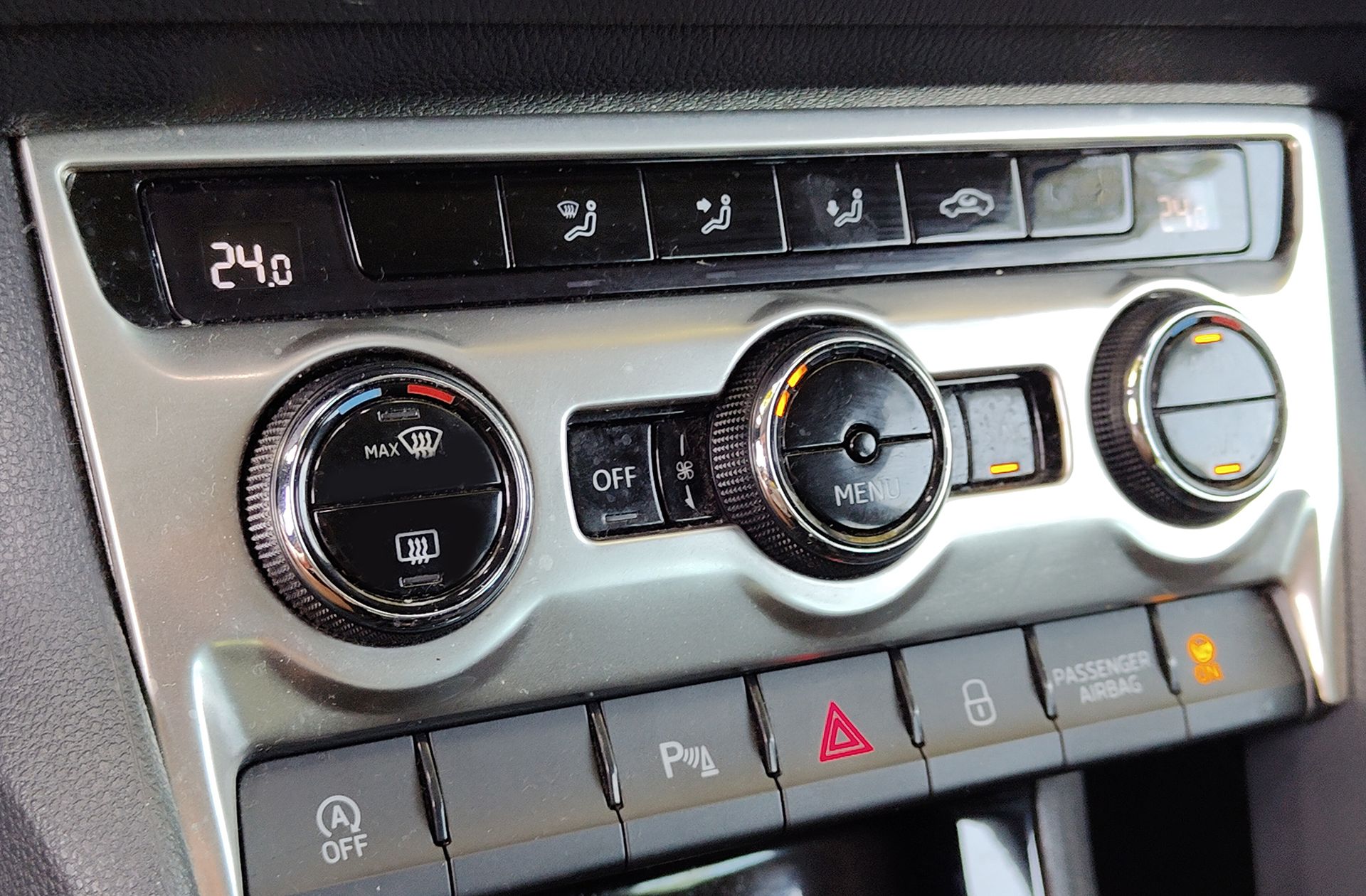 Škoda Karoq 1.6 TDI Ambition - foto 31