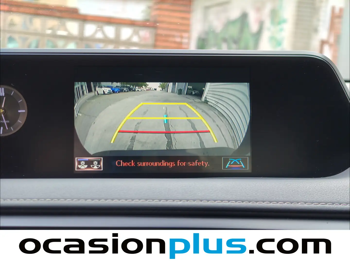 Foto Lexus UX Lexus UX 250h Business 2WD (184 CV)