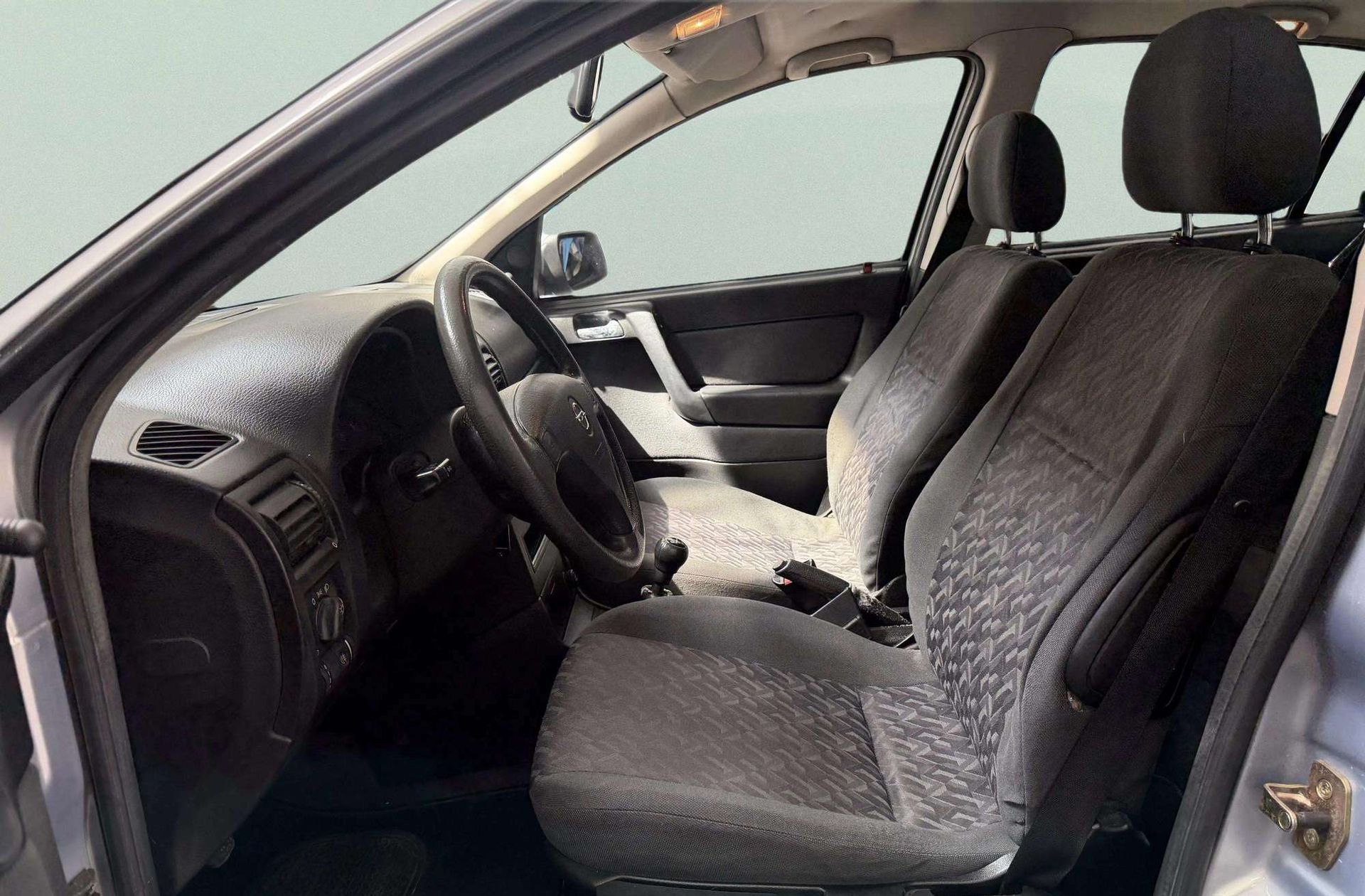 Opel Astra 1.6 Sedan Club - foto 8