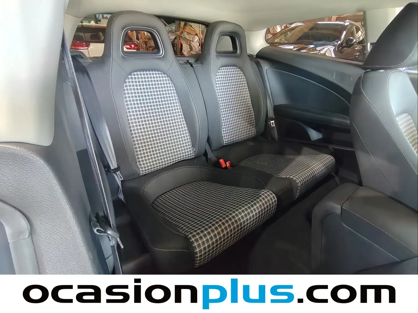 Foto Volkswagen Scirocco Volkswagen Scirocco Typhoon by R-Line 2.0 TSI BMT (180 CV)