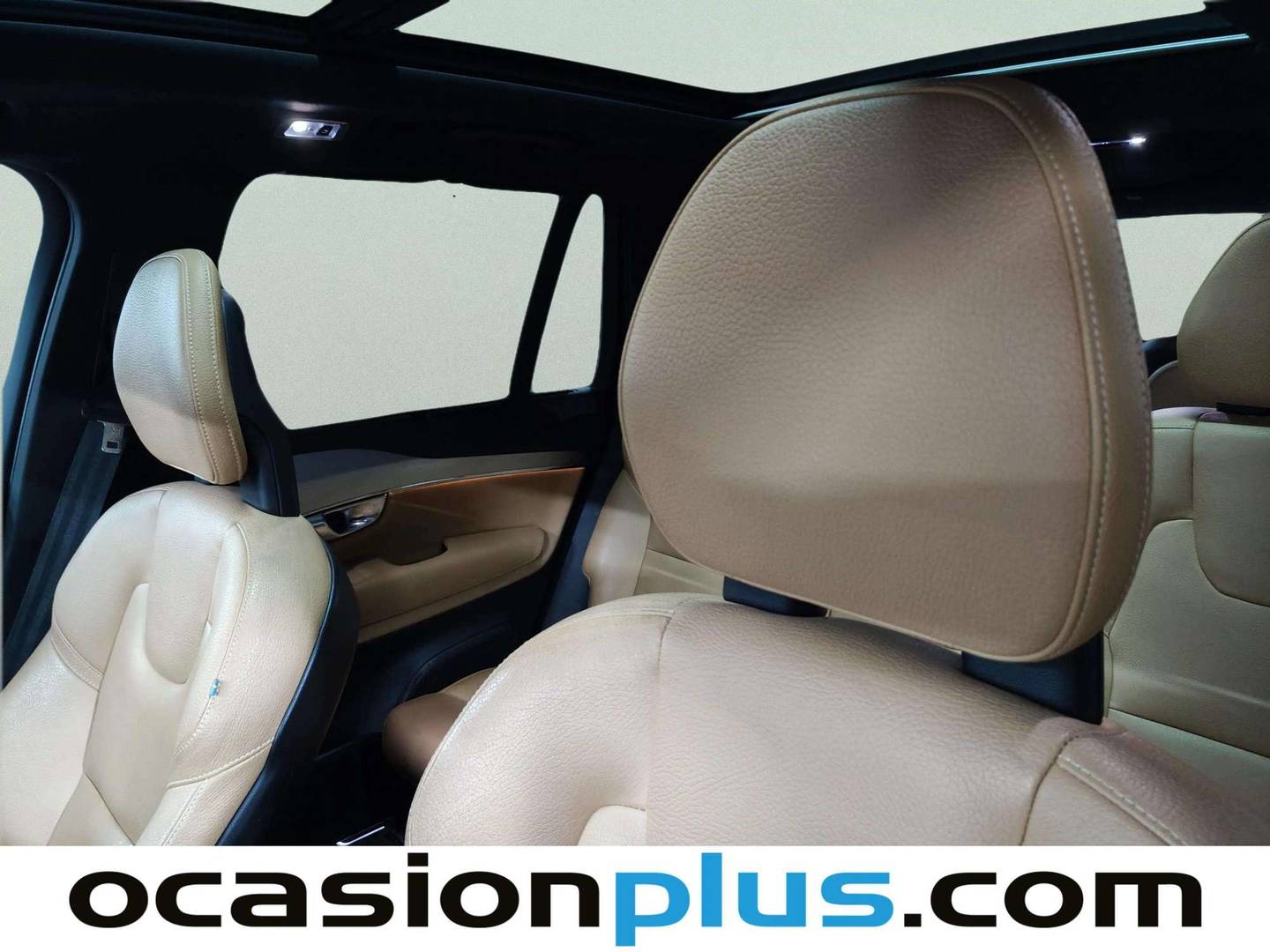 Equipamiento del Volvo XC90 Volvo XC90 D4 Momentum Auto (190 CV) 7 Plazas