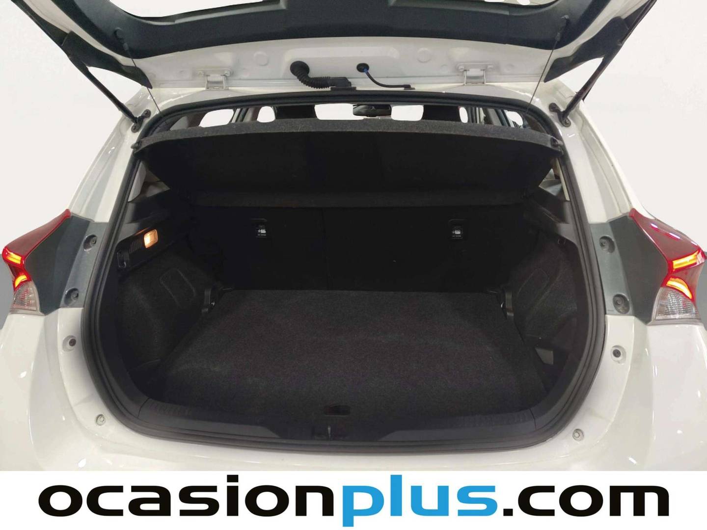 Foto asientos delanteros Toyota Auris Toyota Auris 140H Hybrid Active (Business Plus) (136 CV)