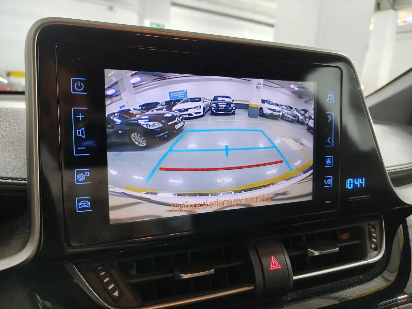 Foto Toyota C-HR Toyota C-HR 1.8 125H Advance (122 CV)