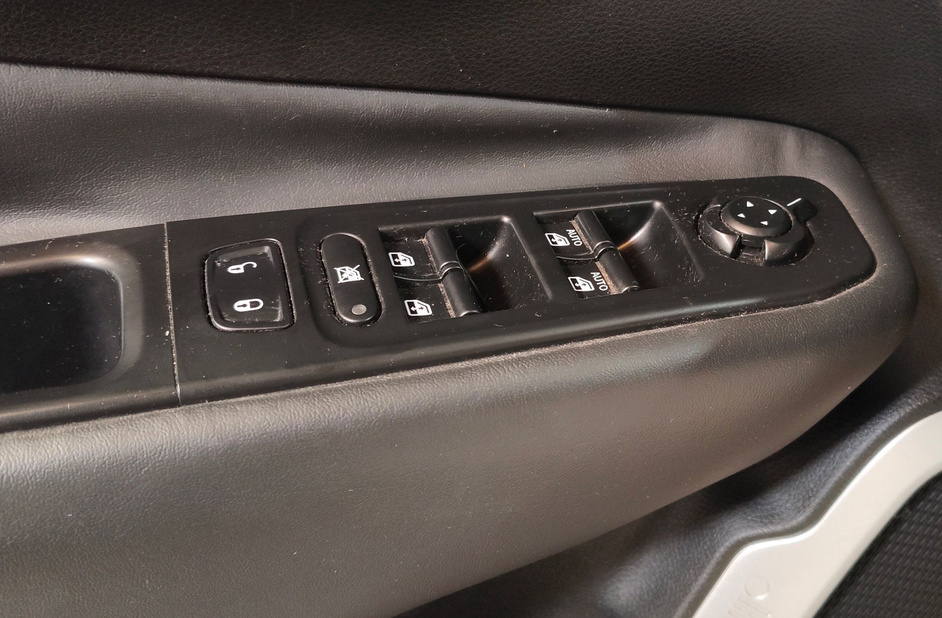 Jeep Renegade 1.6 MultiJet Limited 4x2 - foto 32