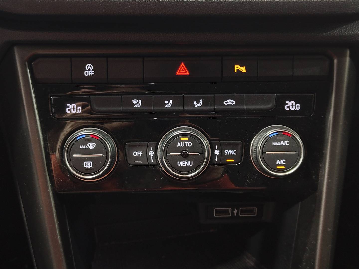 Foto Volkswagen T-Roc Volkswagen T-Roc Advance Style 1.0 TSI  (115 CV)