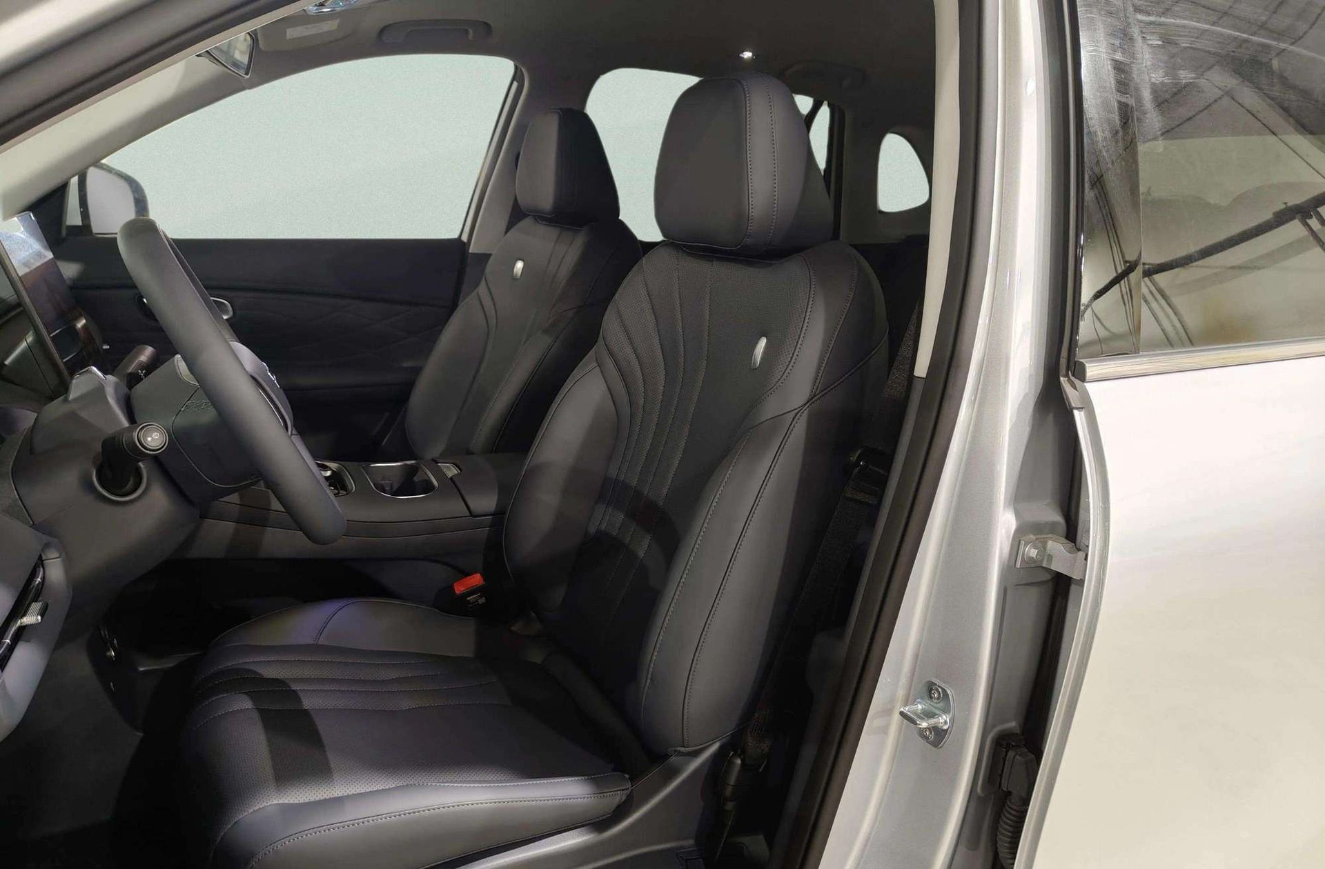 Geely Starray EM-i 1.5 PHEV Pro - foto 12