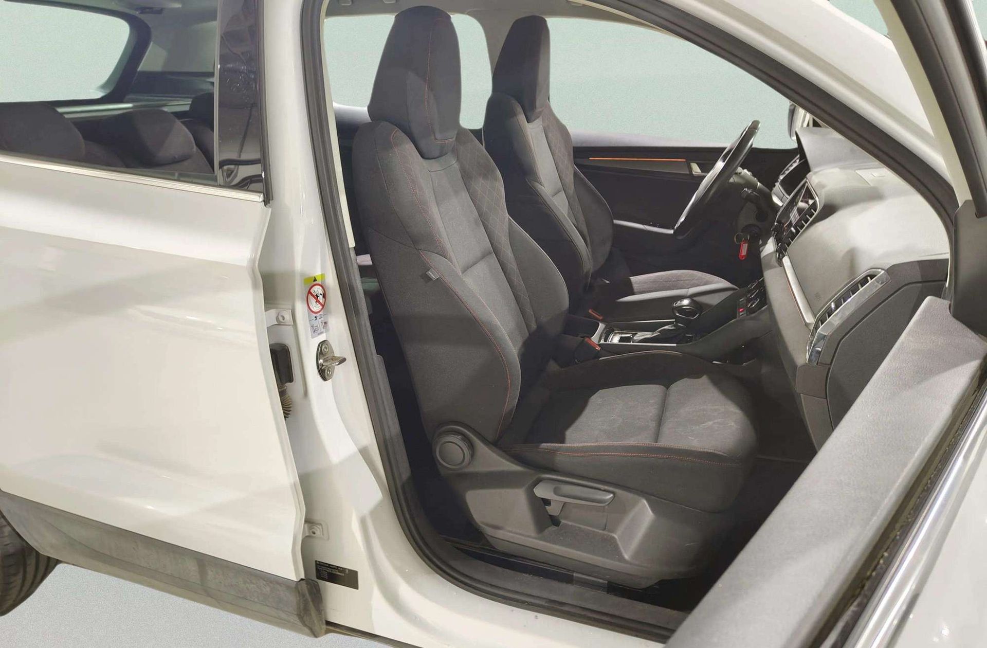 Škoda Karoq 1.0 TSI Ambition DSG - foto 19