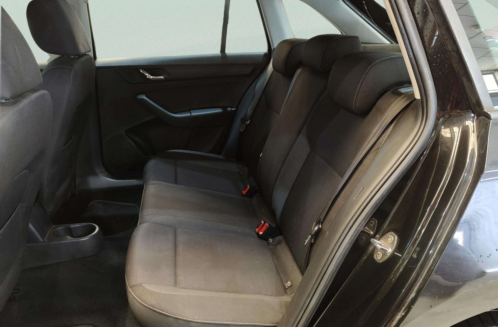Škoda Spaceback 1.6 TDI CR Ambition - foto 10