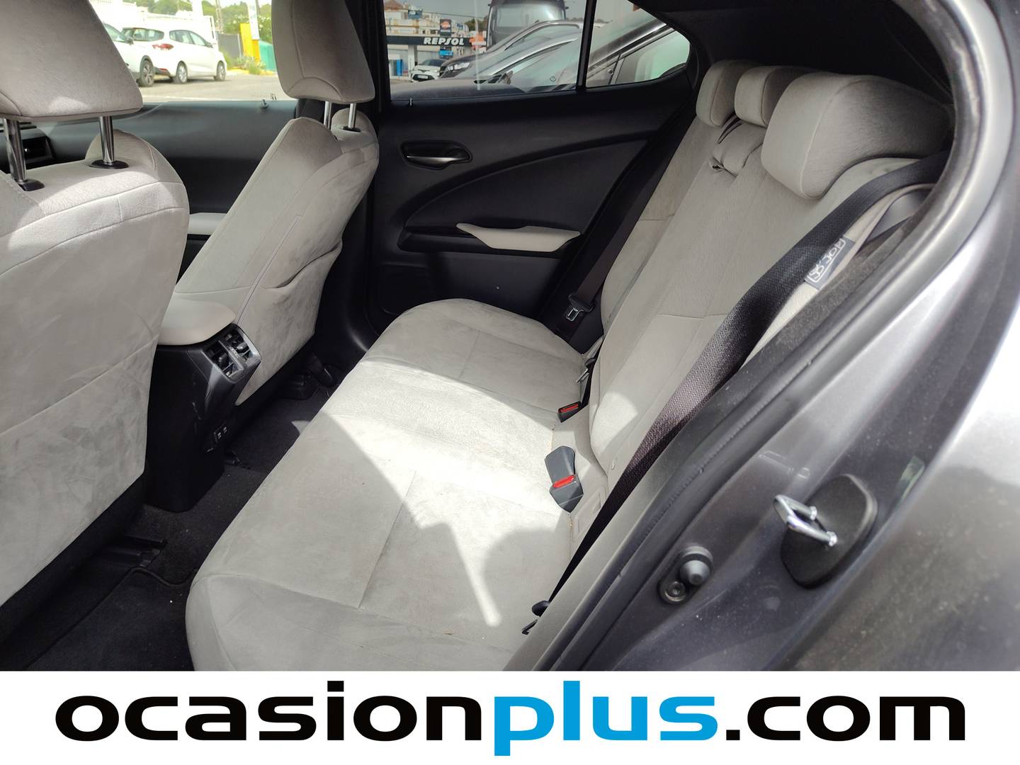 Foto asientos traseros Lexus UX Lexus UX 250h Business 2WD (184 CV)