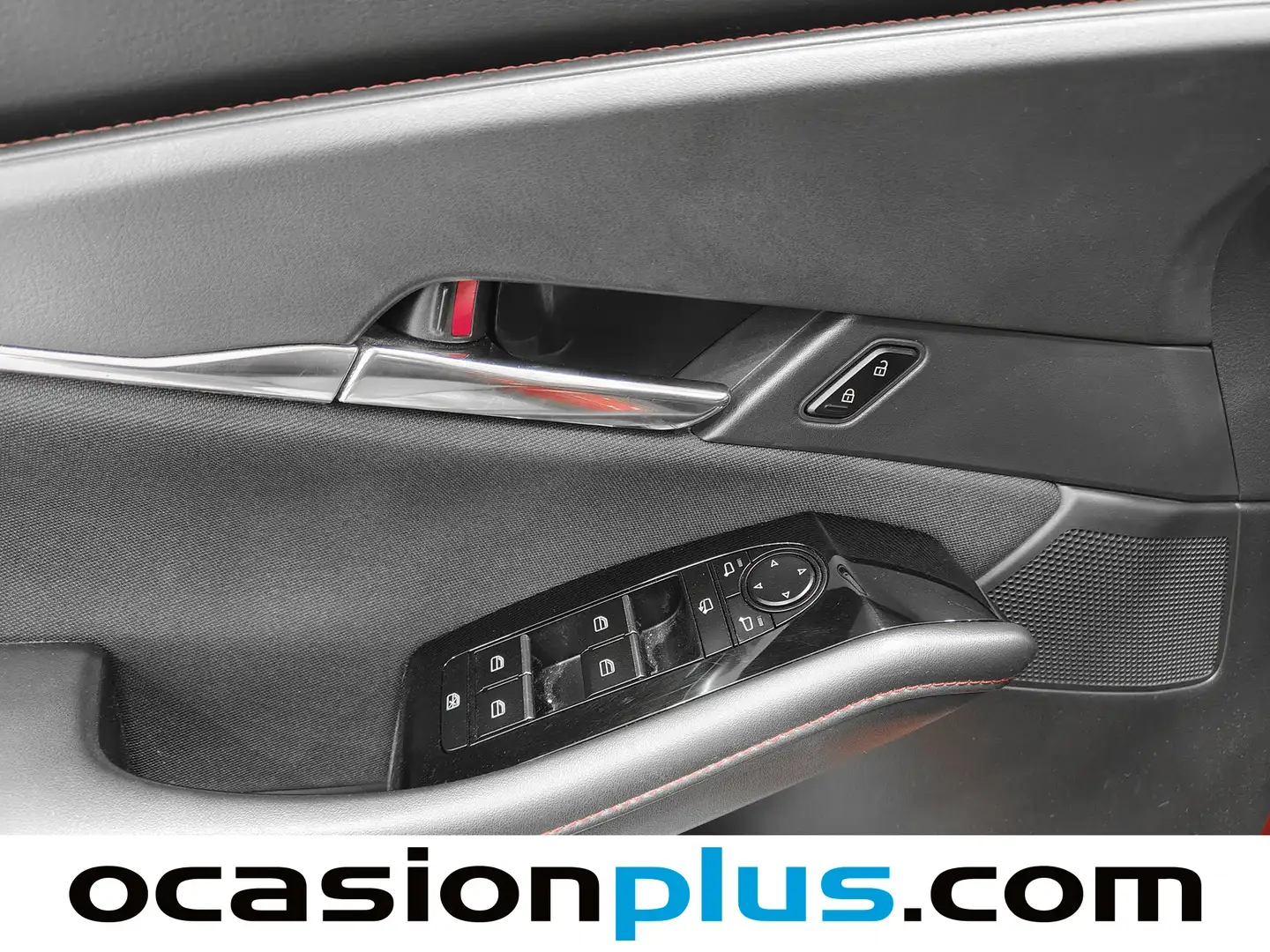 Foto Mazda CX-30 Mazda CX-30 e-SKYACTIV-X Homura 2WD AT (186 CV)