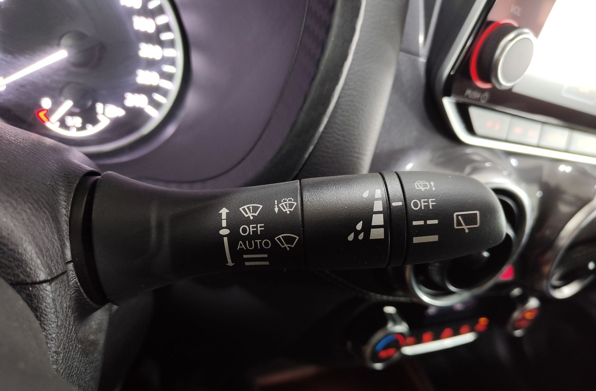 Nissan Juke DIG-T N-Connecta 4x2 DCT - foto 26