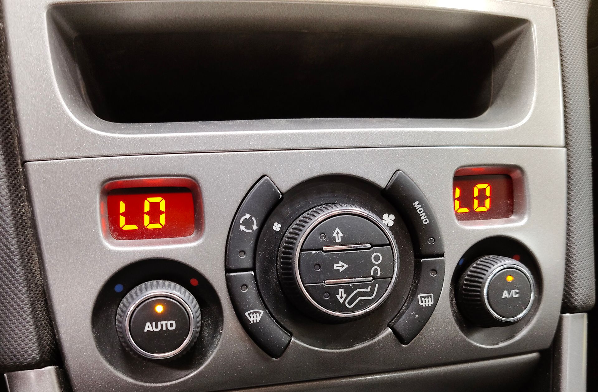 Peugeot 308 1.6 VTi Sportium - foto 28