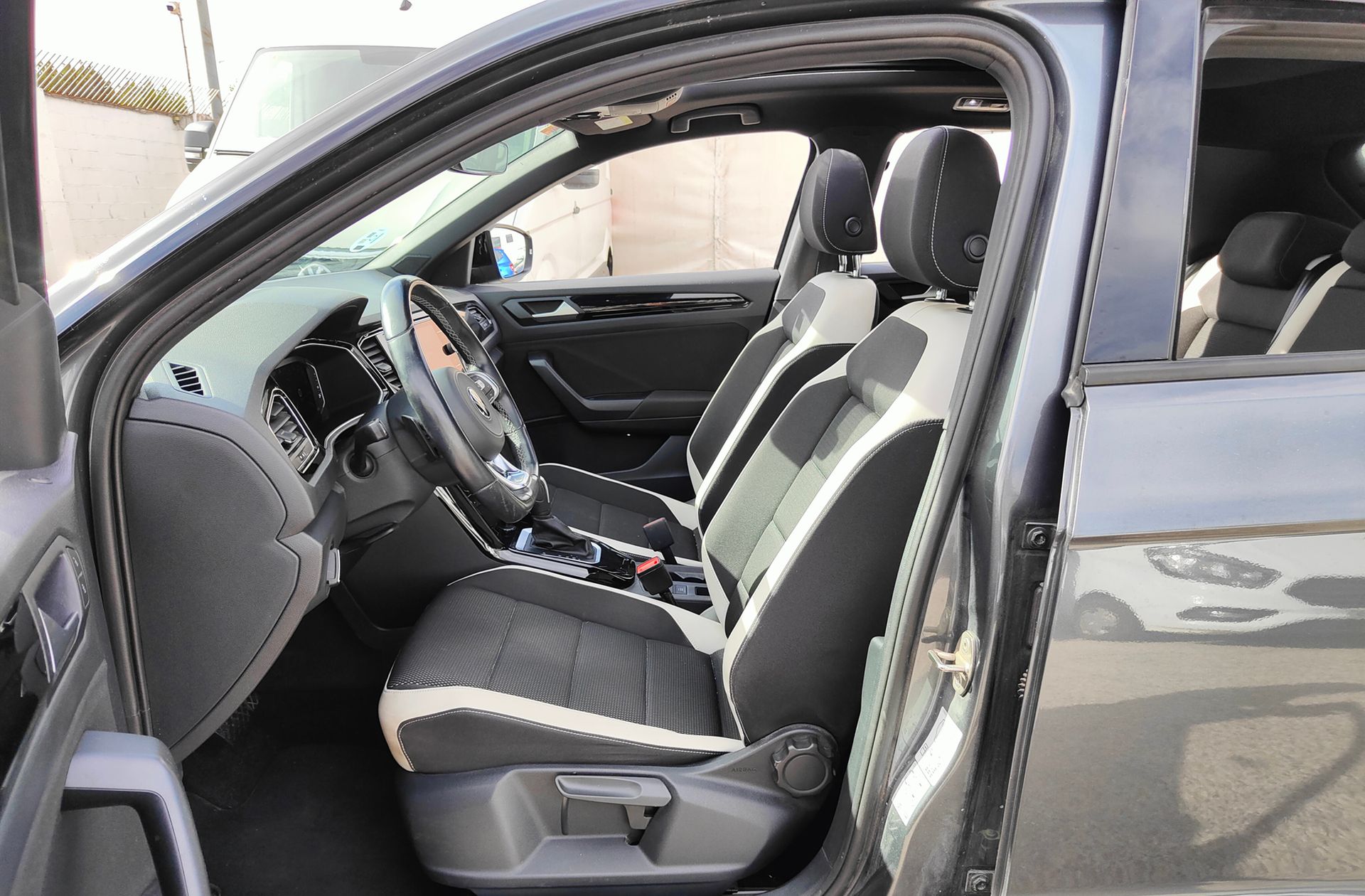 Volkswagen T-Roc Sport 1.5 TSI DSG - foto 11
