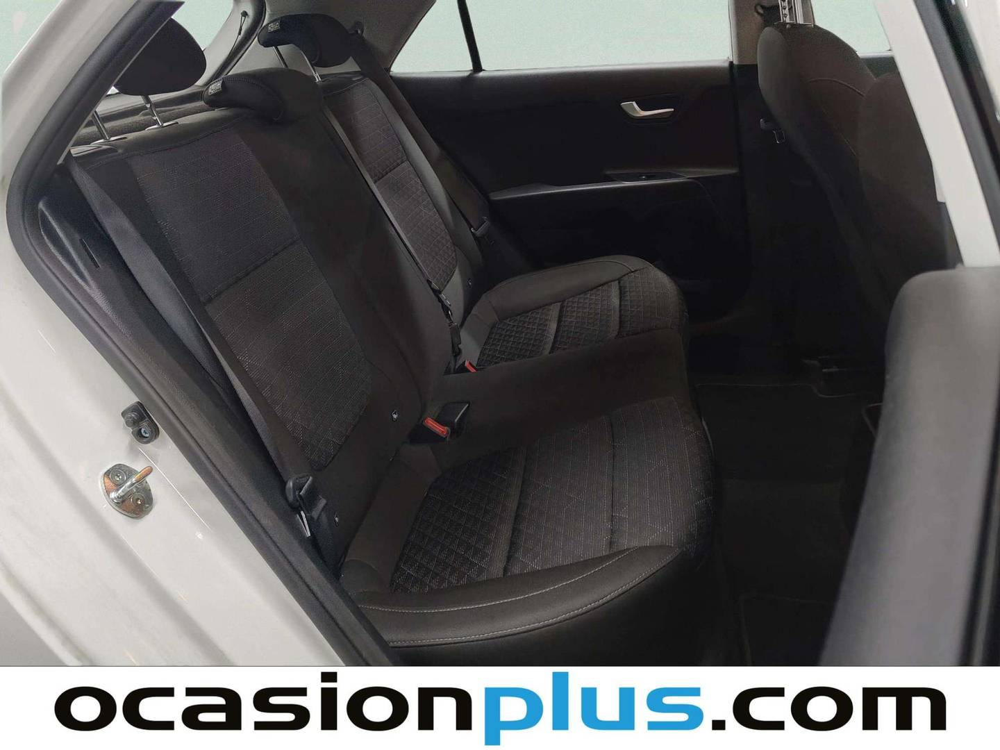 Foto asientos traseros KIA Rio KIA Rio 1.2 CVVT Concept (84 CV)