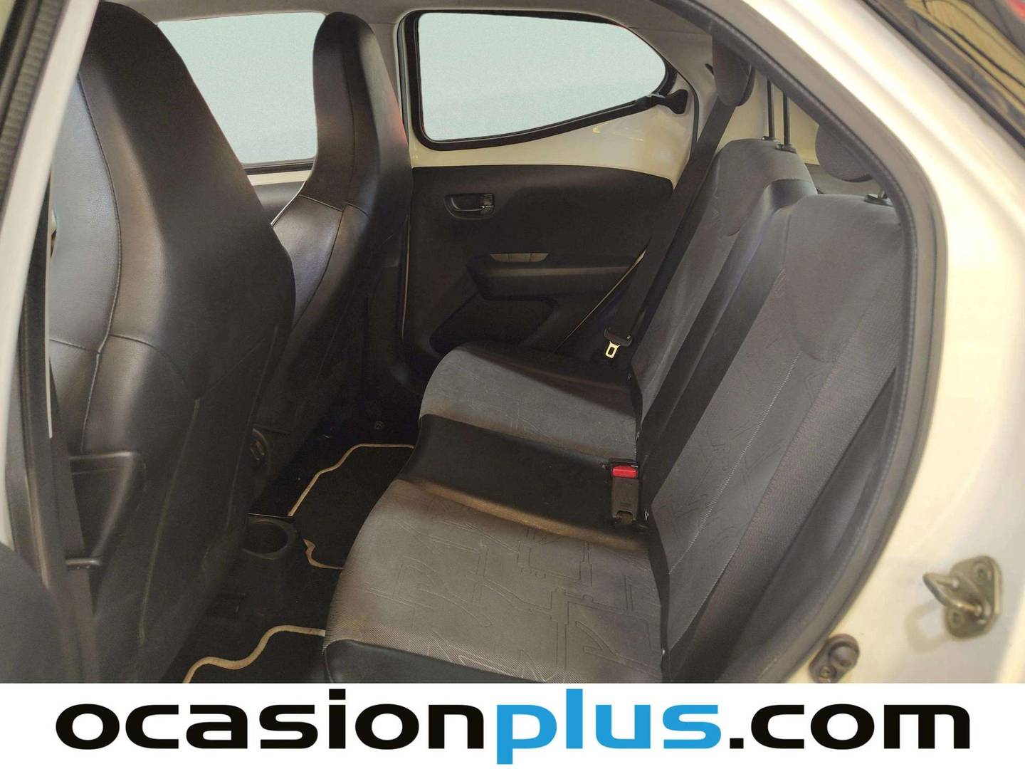 Foto asientos traseros Toyota Aygo Toyota Aygo 1.0 x-sky (69 CV)