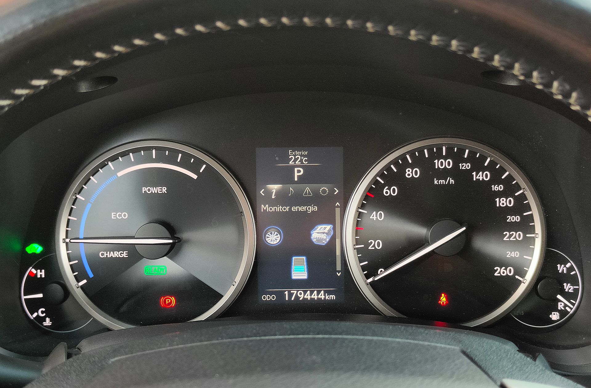 Lexus NX 300h Business 2WD - foto 35