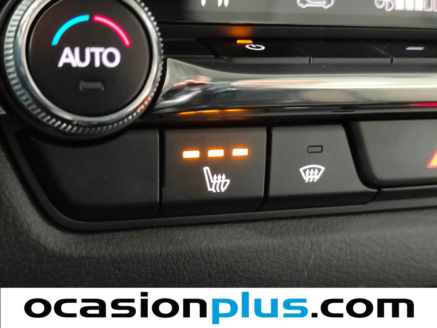 Foto Mazda CX-30 Mazda CX-30 2.0 Skyactiv-X Zenith White Safety 2WD (180 CV)