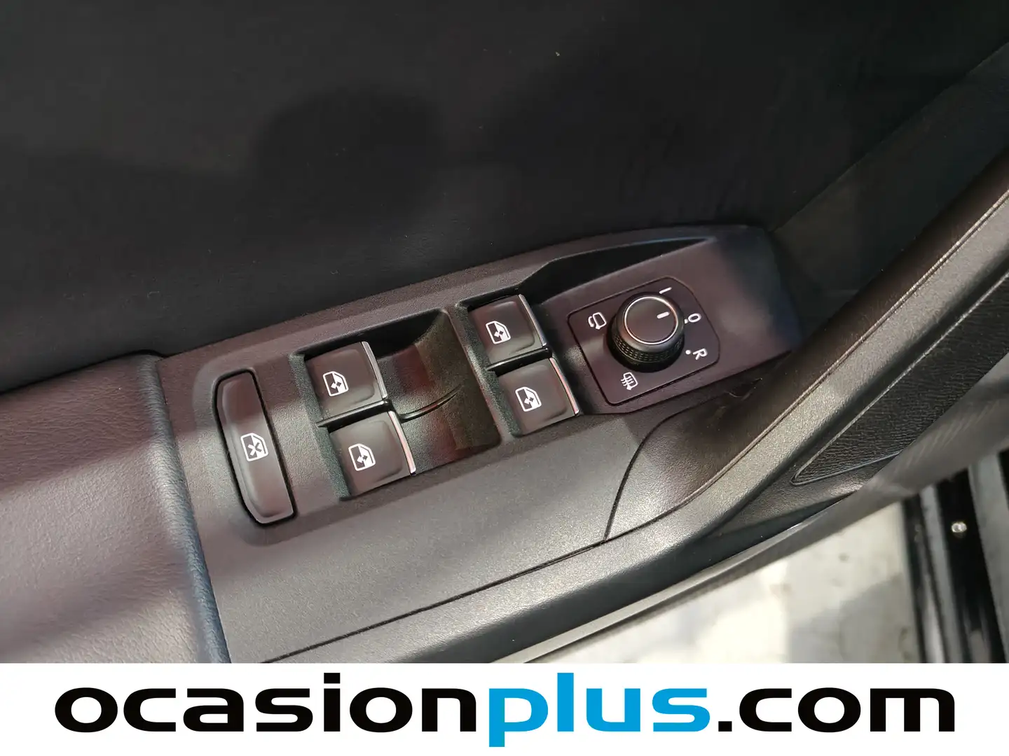 Foto Seat León SEAT León 1.5 eTSI S&S FR Go L DSG (150 CV)