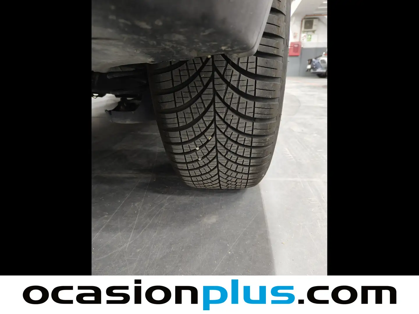 Foto Peugeot 2008 Peugeot 2008 Allure Hybrid eDCS6 (136 CV)