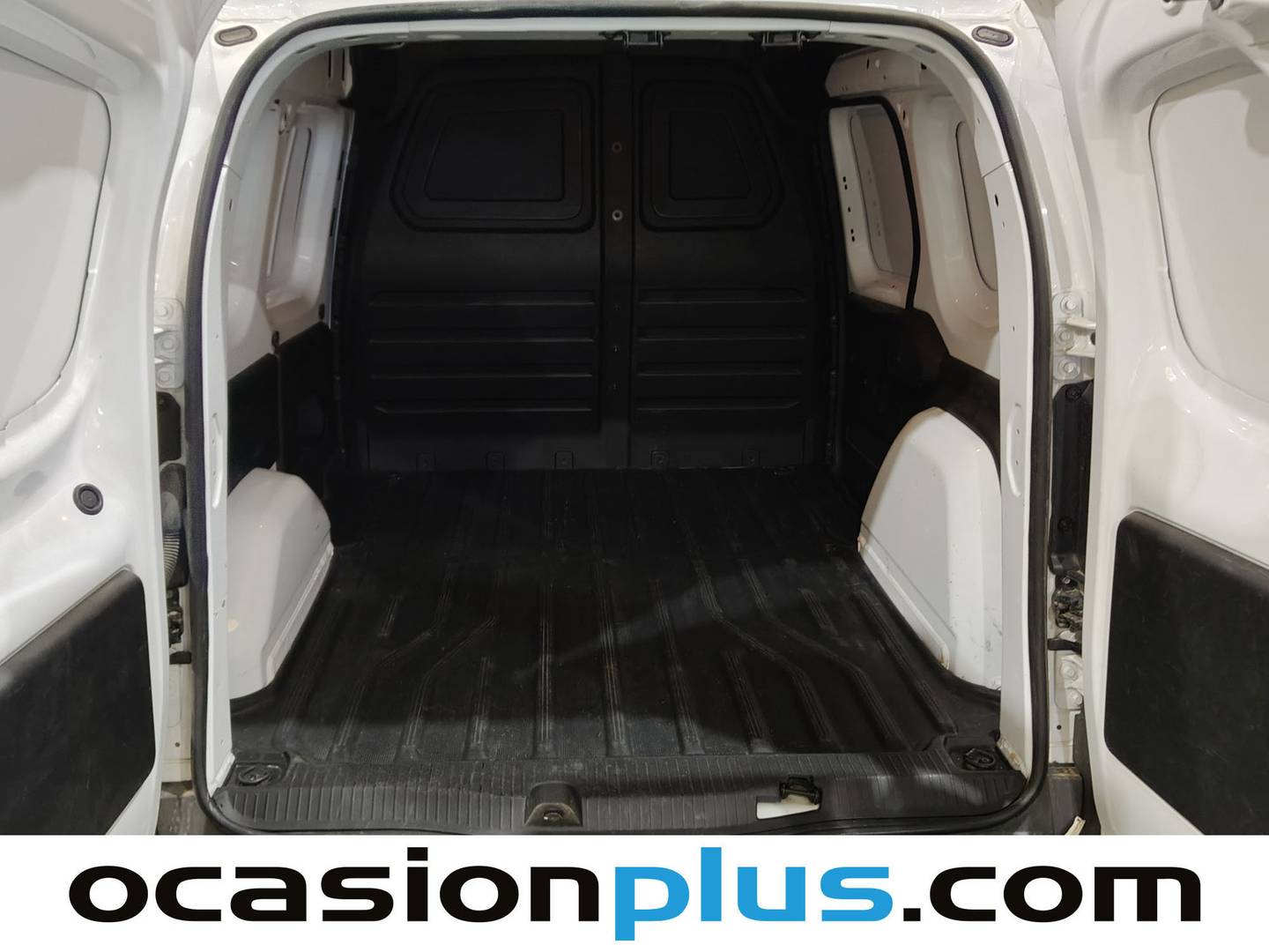 Foto asientos traseros Renault Kangoo Furgón Renault Kangoo Furgon dCi Blue L1 (95 CV)