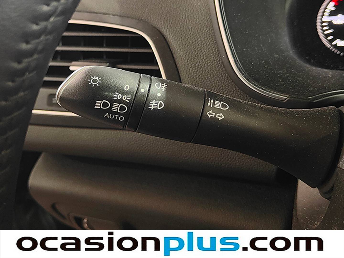 Foto Renault Mégane Renault Megane Sport Tourer Zen TCe (140 CV) GPF