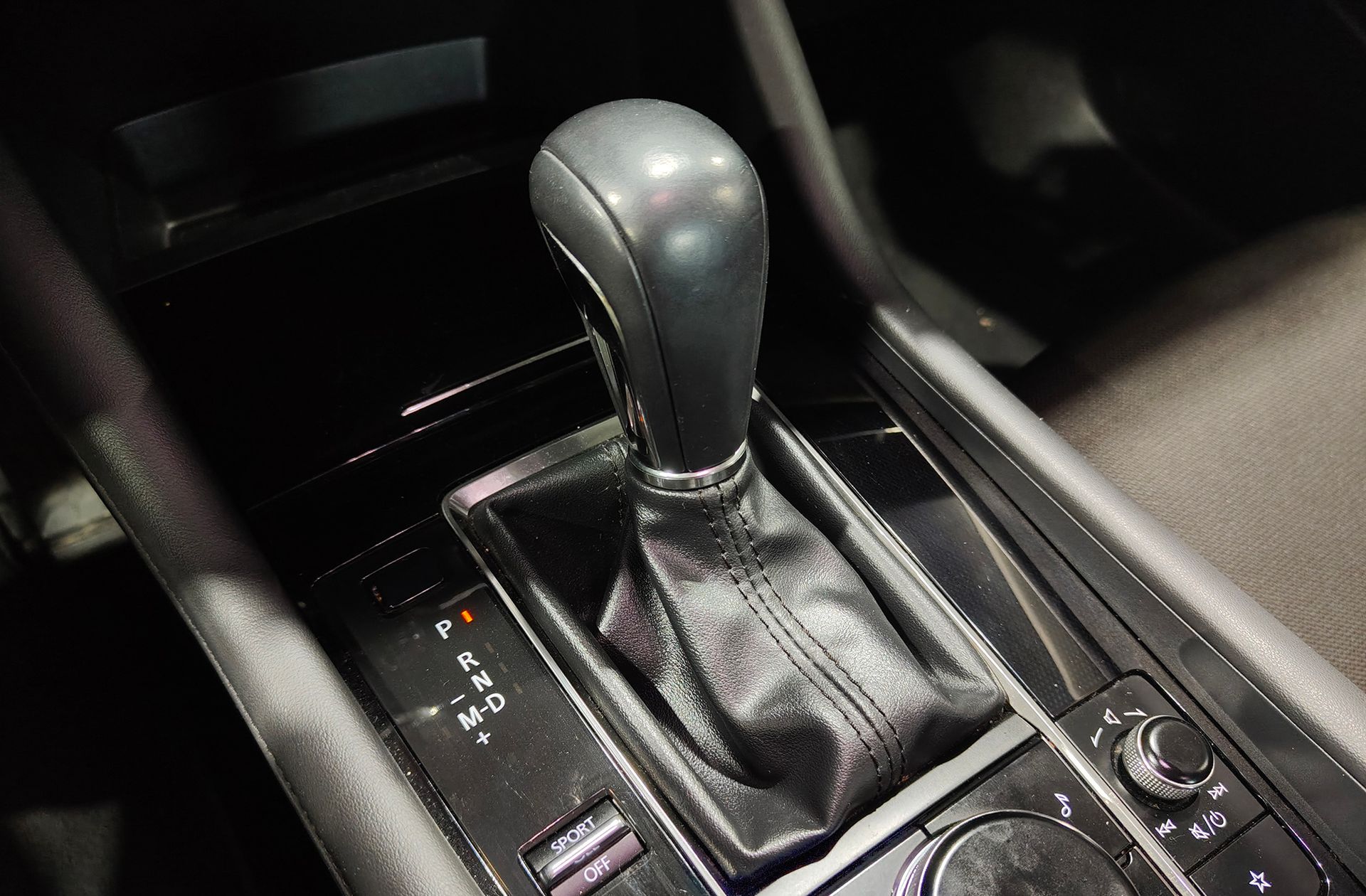 Mazda Mazda3 2.0 e-SKYACTIV-G Zenith - foto 5