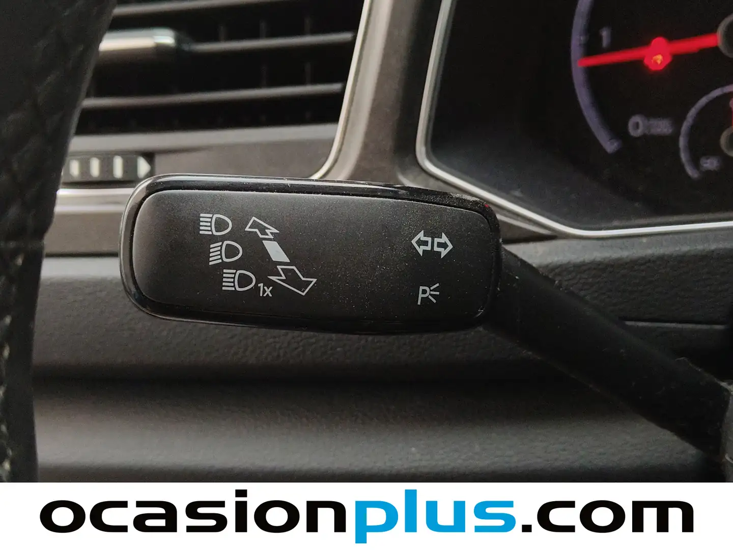 Foto Volkswagen T-Roc Volkswagen T-Roc Advance Style 2.0 TDI (150 CV)