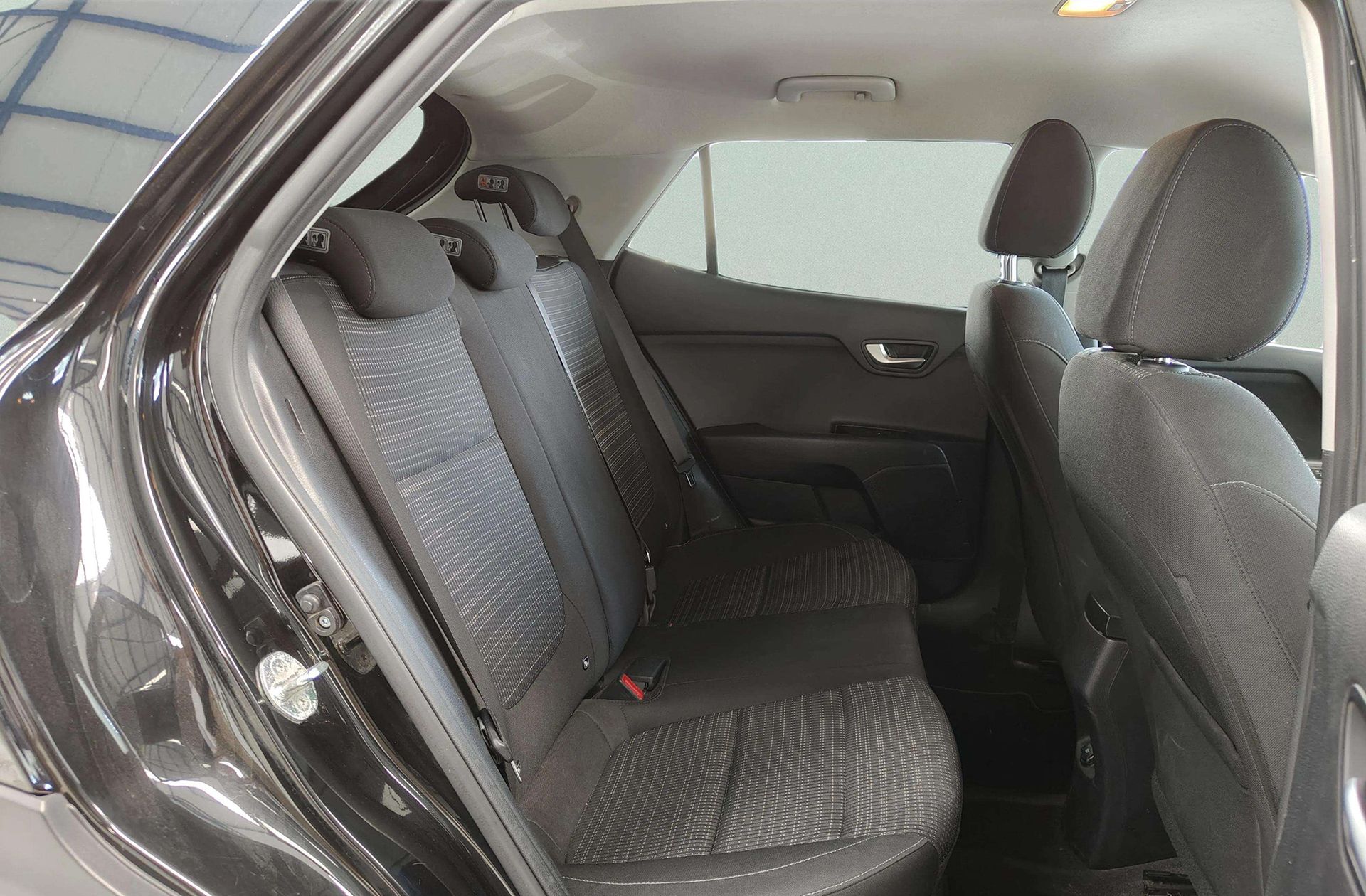 Kia Stonic 1.6 CRDi VGT Drive - foto 15
