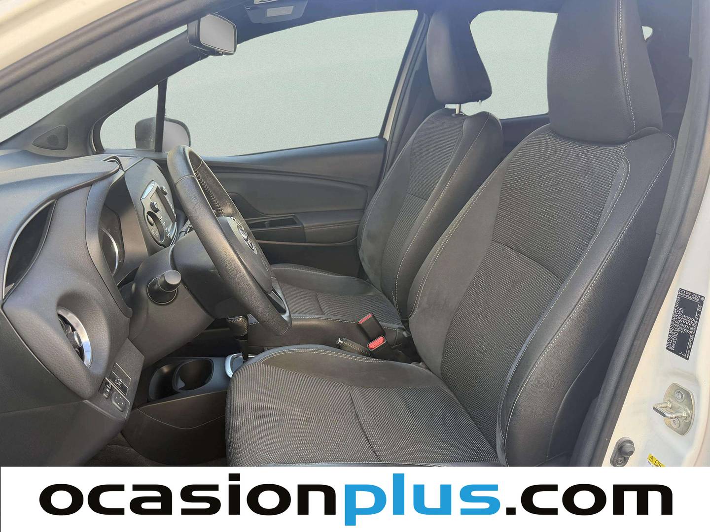 Foto asientos delanteros Toyota Yaris Toyota Yaris 1.5 Hybrid Advance (100 CV)
