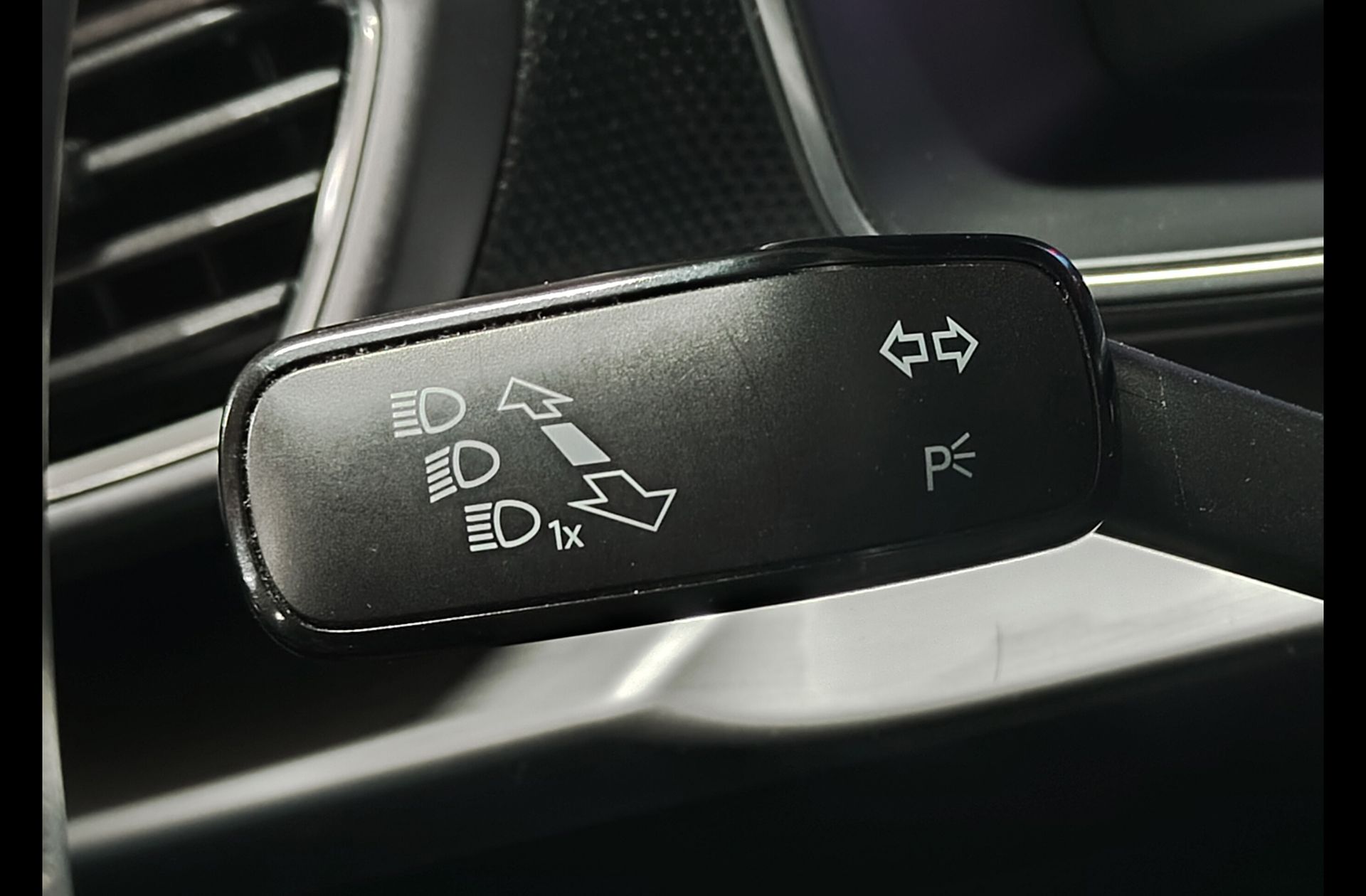 SEAT León 2.0 TDI FR Launch Pack L DSG - foto 25