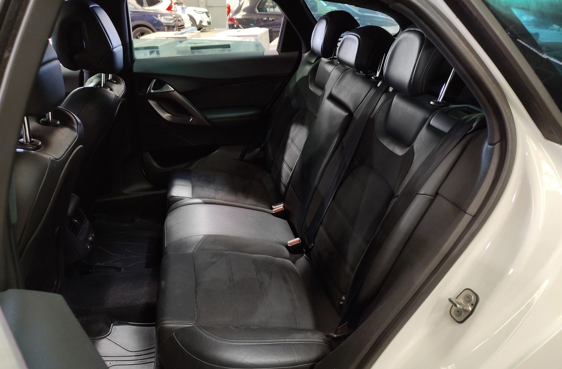 DS DS 5 BlueHDi 180 Style EAT6 - foto 14