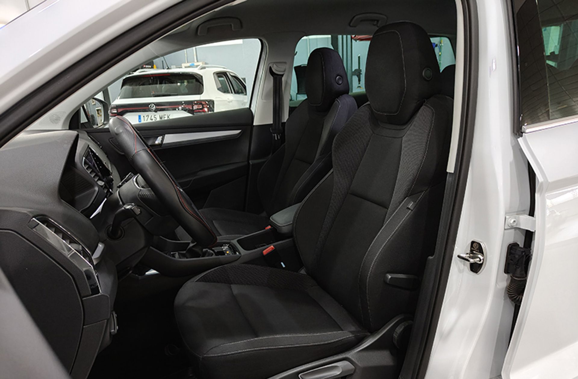 Škoda Karoq 1.0 TSI Ambition - foto 10
