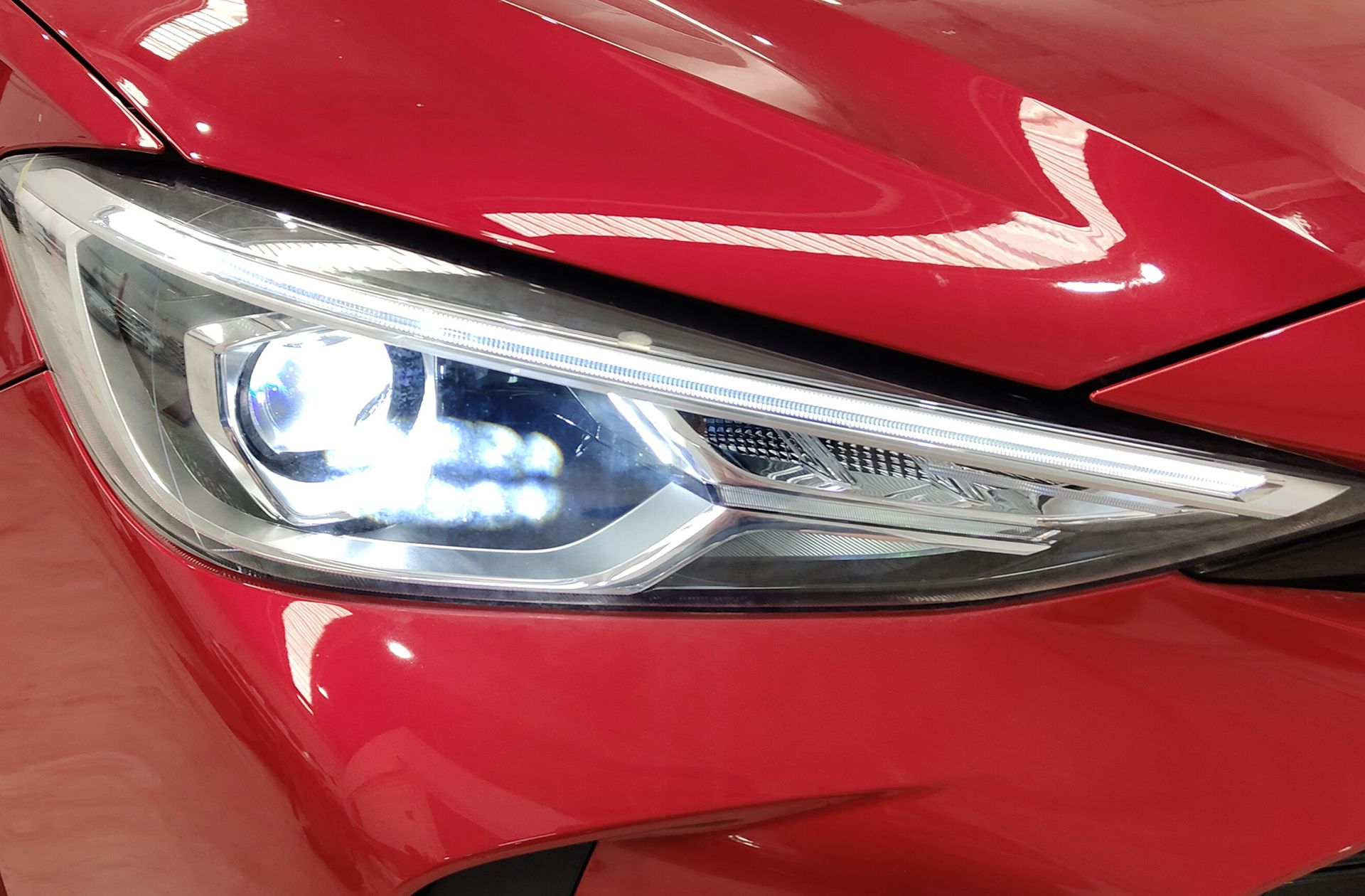 MG ZS 1.5 Hybrid+ Luxury - foto 16