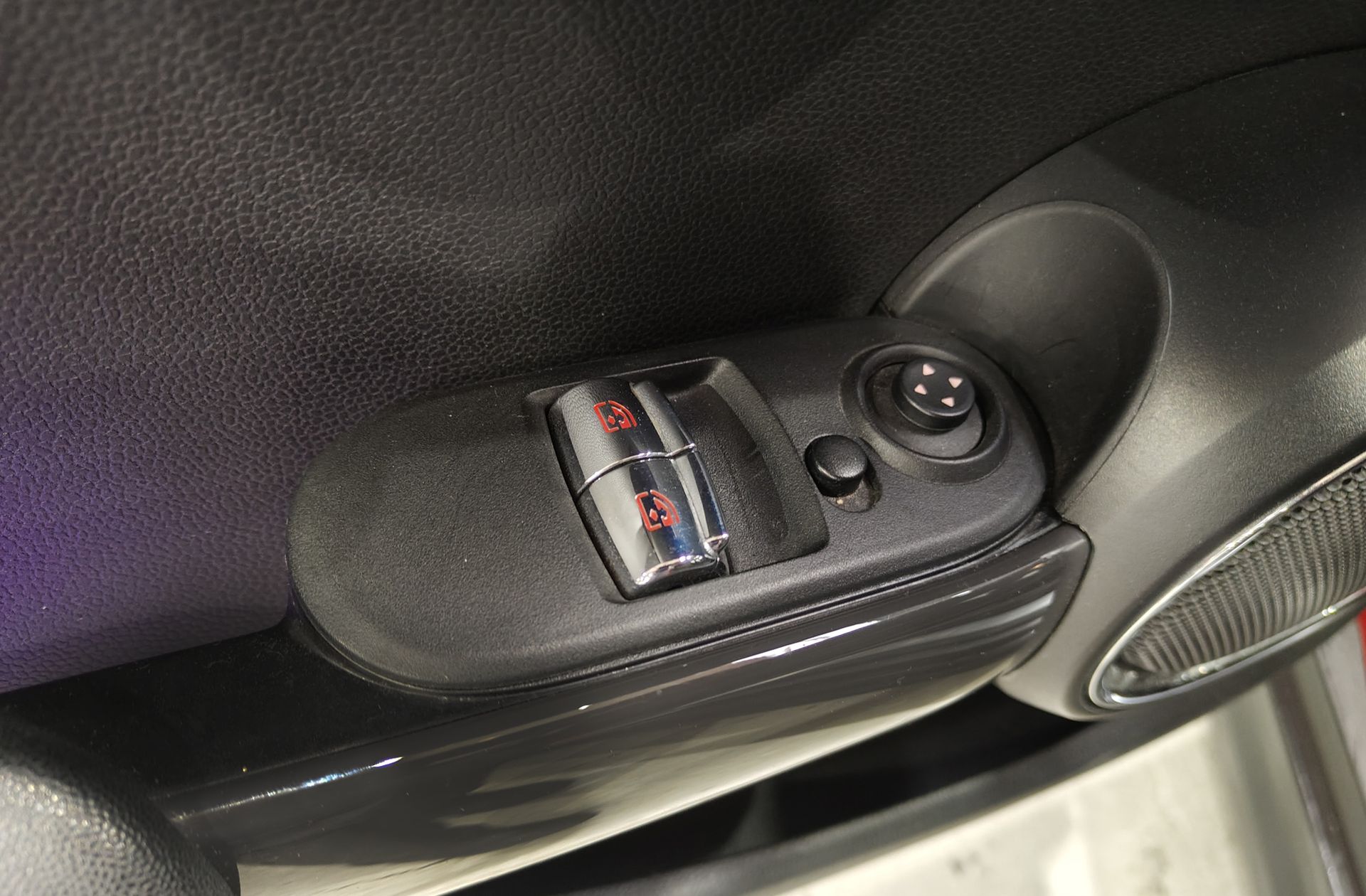 MINI Cooper One D - foto 31