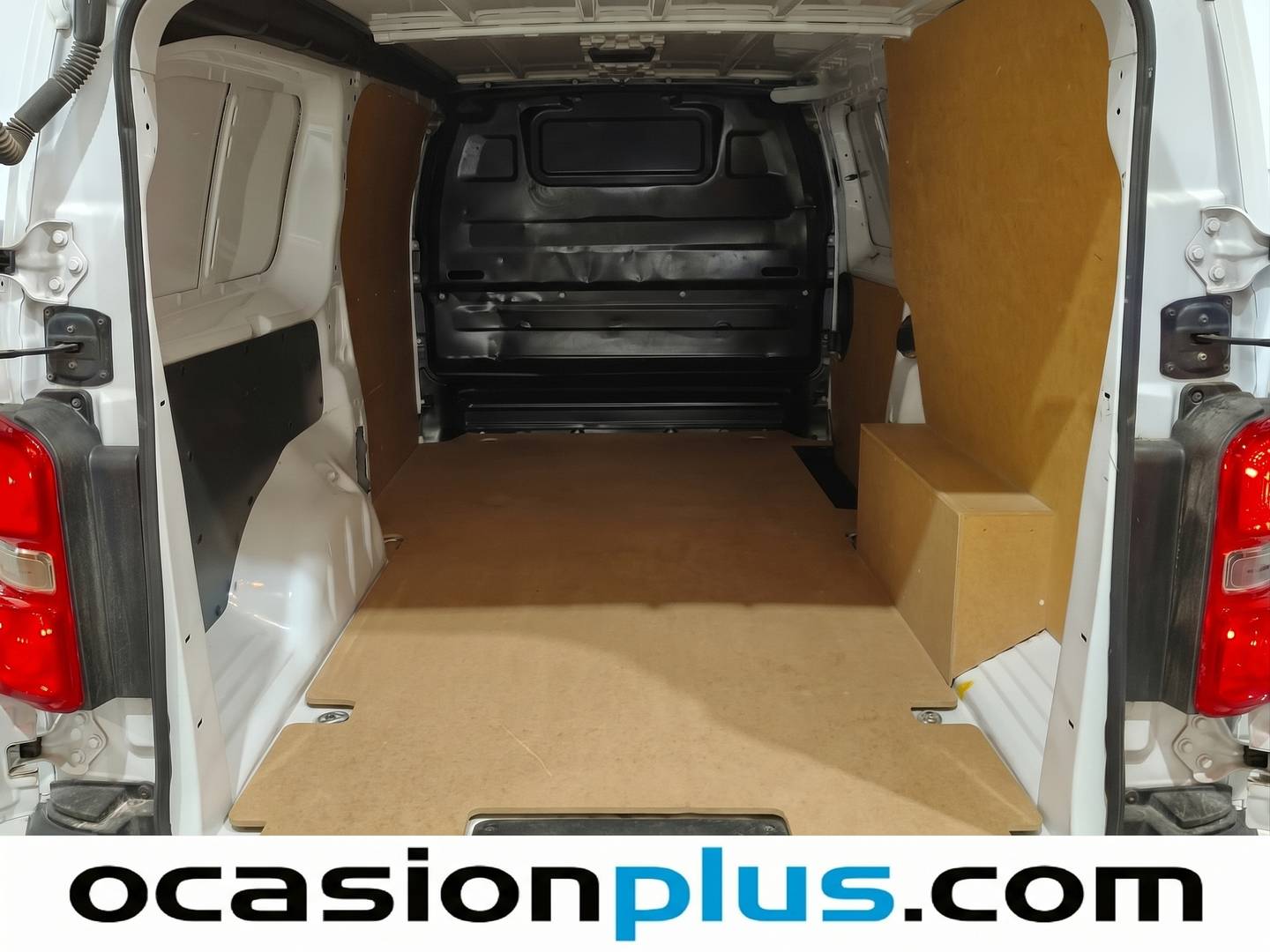 Foto asientos traseros Peugeot Expert Peugeot Expert Furgon BlueHDi 100 Premium Long (102 CV)