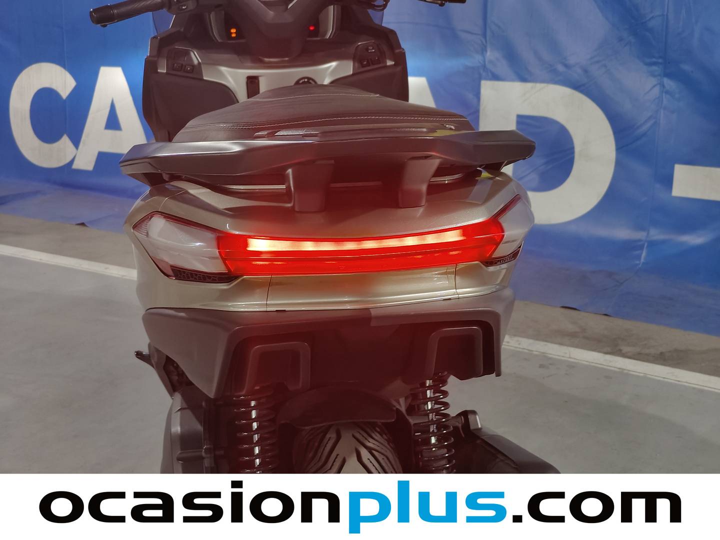 Piaggio MP3 400 HPE Piaggio MP3 400 HPE 400 HPE (35 CV) gasolina