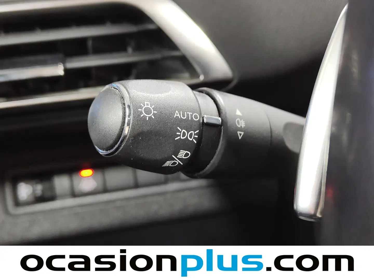 Foto Peugeot 5008 Peugeot 5008 PureTech 130 S&S Allure Pack EAT8 (130 CV)